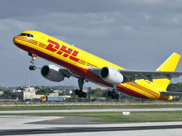 国际快递的运输方式主要包括航运、陆运和空运
